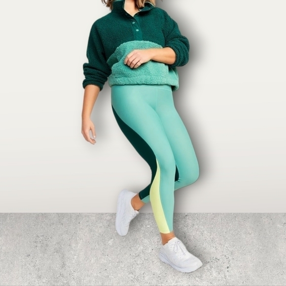 4X -Old Navy | High-Waisted PowerSoft Color-Block 7/8-Length Compression Legging - Picture 1 of 4